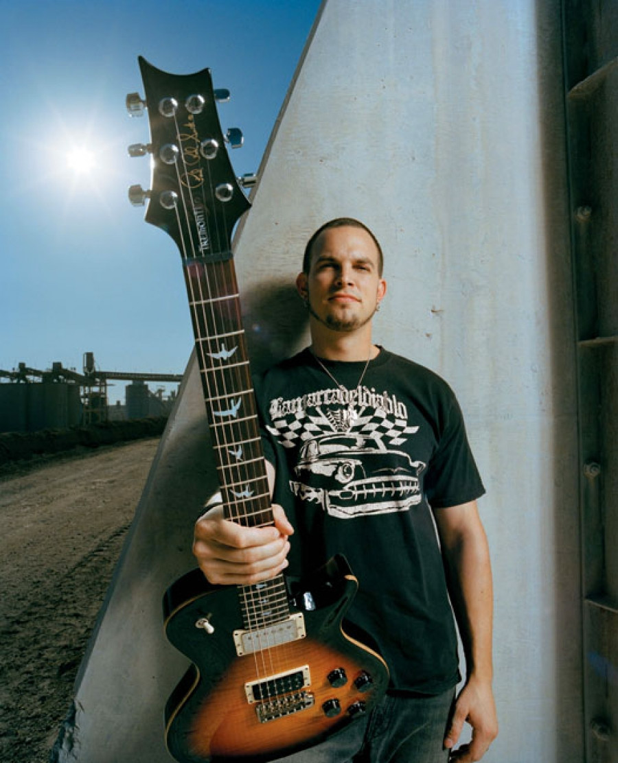 victoria rodriguez mark tremonti - Ilustrasi 3