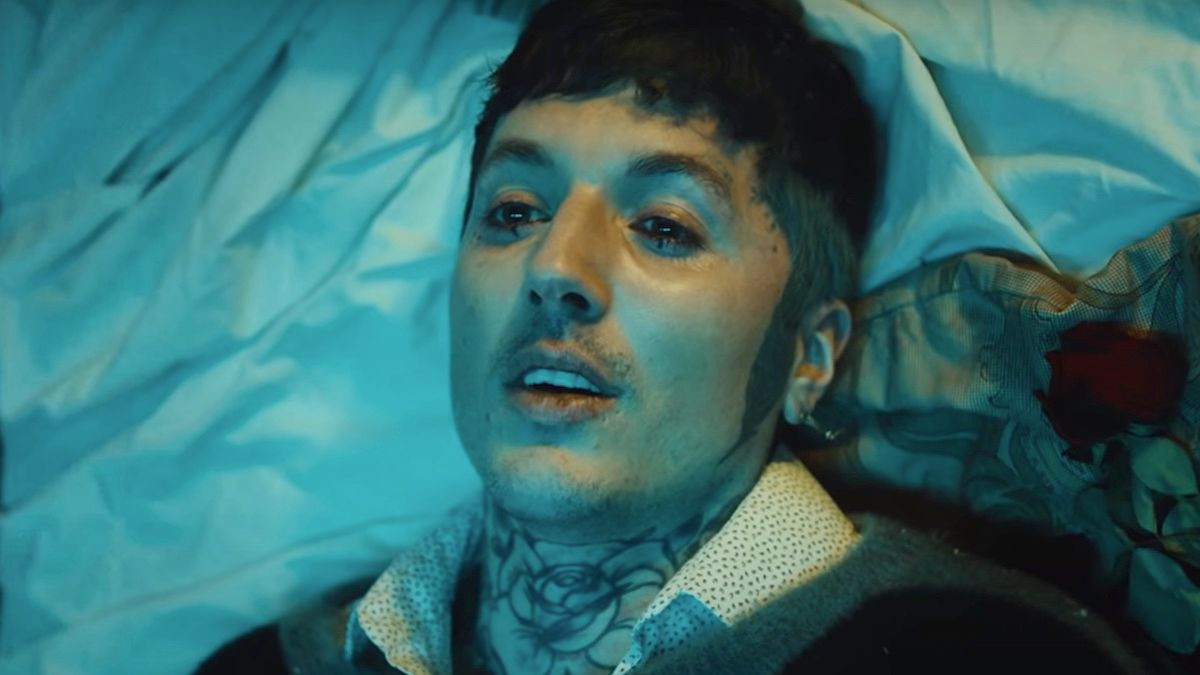 Bring Me The Horizon тонут в слезах в клипе на новый сингл «Teardrops» —  Радио ULTRA